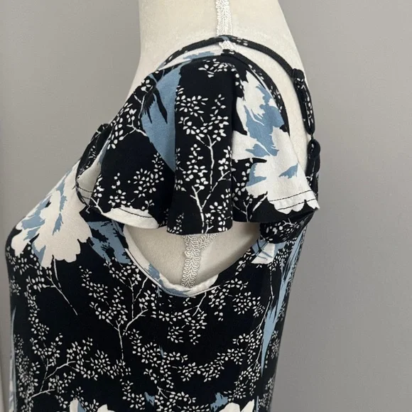 Floral Cold Shoulder Dress in Black/Blue/White Size Large - Picture 5 of 9